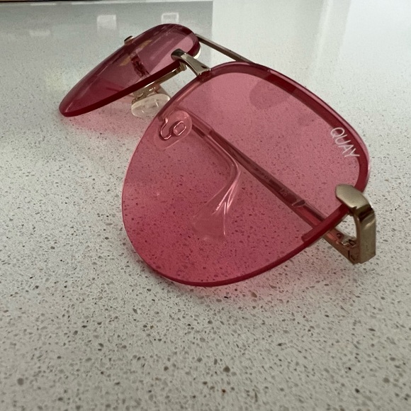Quay Sunglasses The Playa pink Frameless aviators - Picture 8 of 9